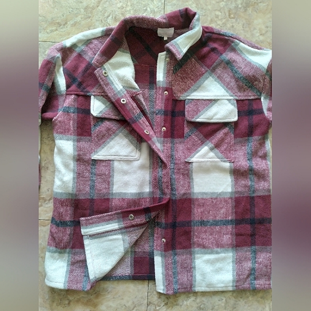entro The Cozy Shacket, size Small - Picture 3 of 9